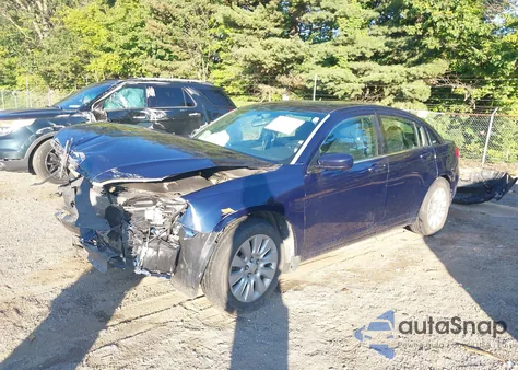2014 Chrysler 200 Lx z USA, uszkodzony, nr VIN 1C3CCBAB4EN122665